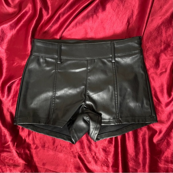 wild fable Pants - Black Pleather Hot Pants